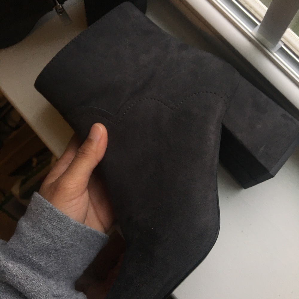 Boots - Picture 3 of 3